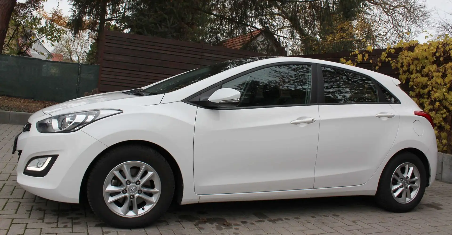 Hyundai i30 Trend 1.Hand Panodach PDC Klima Alarm PDC uv Bianco - 2