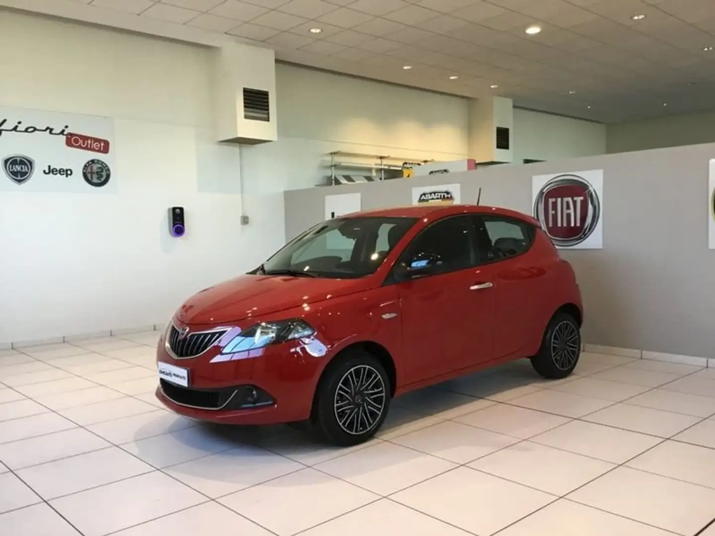Lancia Ypsilon 1.0 FireFly 5 porte S&S Hybrid Gold Rosso - 2