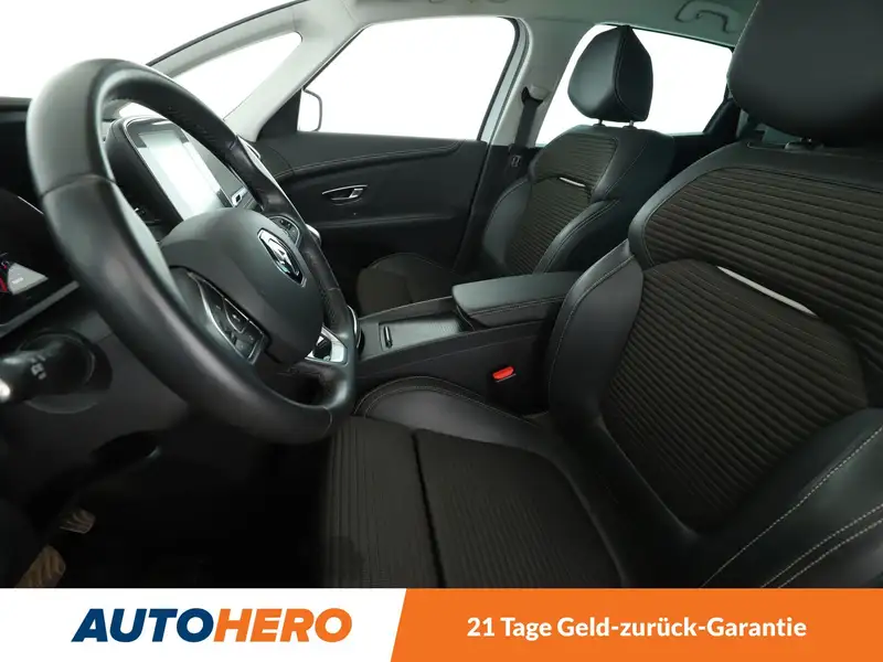 Annonce voiture d'occasion Renault Scenic - CARADIZE
