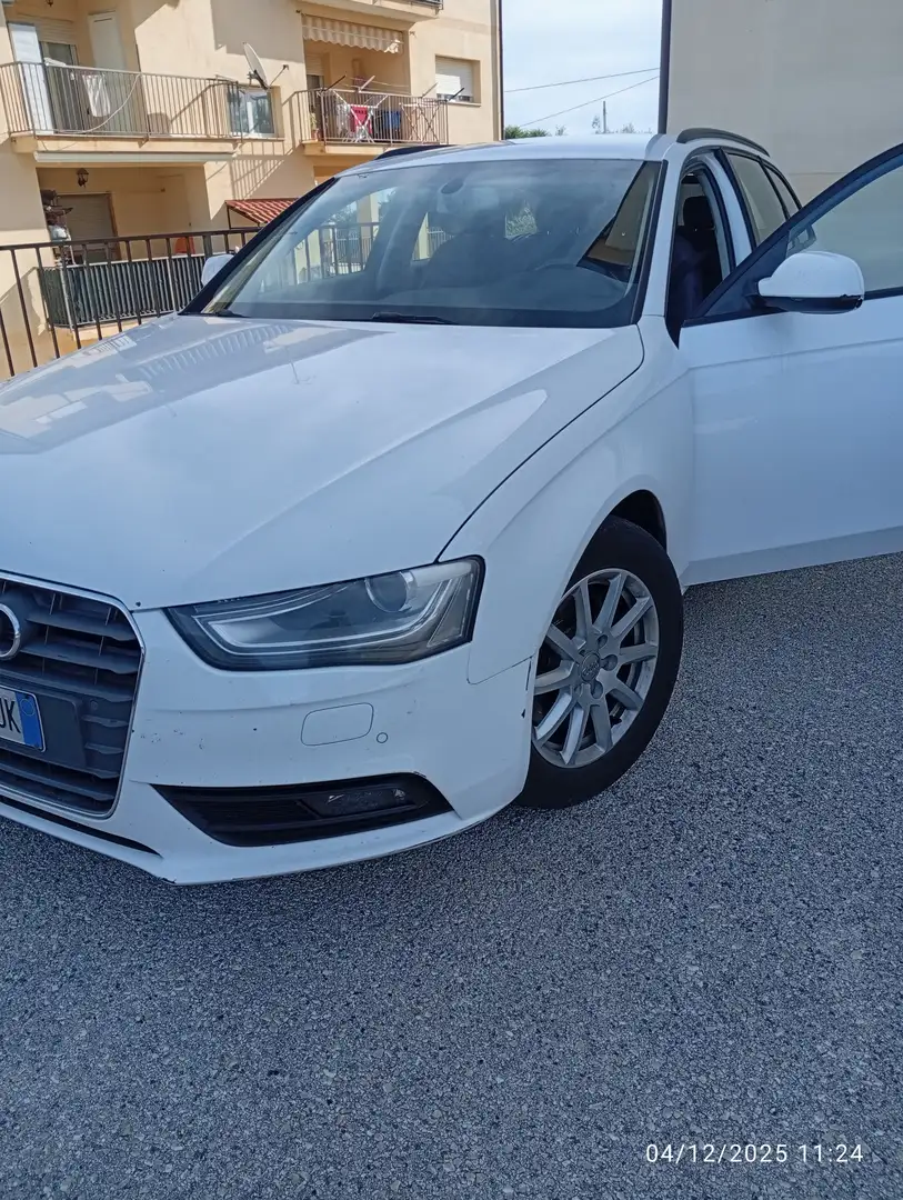 Audi A4 2000 150 CV b8 Bianco - 1