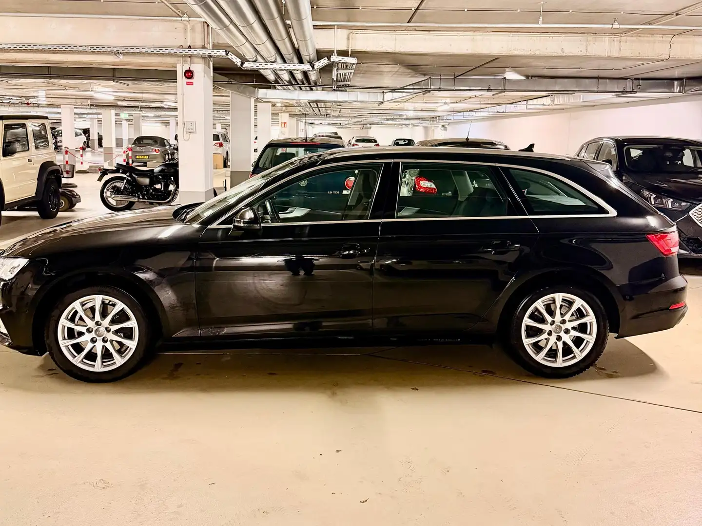 Audi A4 A4 Avant 35 TDI S tronic sport Noir - 1