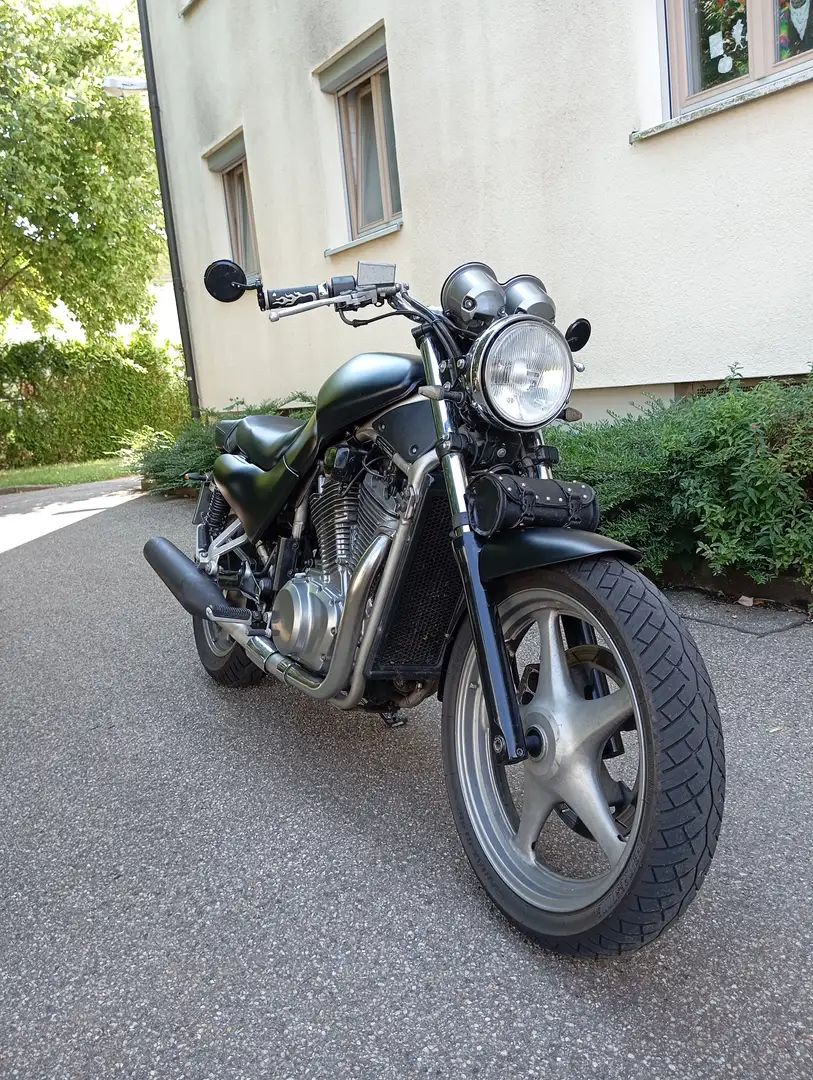 Suzuki VZ 800 Noir - 2