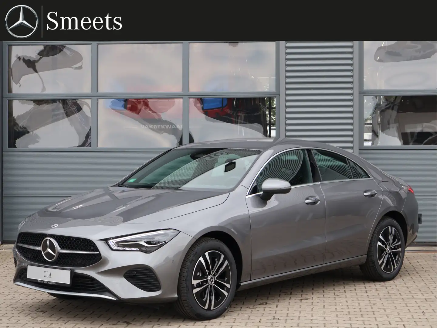 Mercedes-Benz CLA 250 e Star Edition | Widescreen | Keyless | Camera | N Grijs - 1