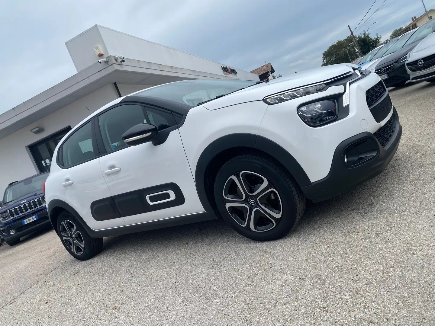 Citroen C3 C3 1.2 puretech Plus 83cv Blanc - 2