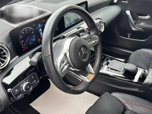 Mercedes-Benz Cla view 12