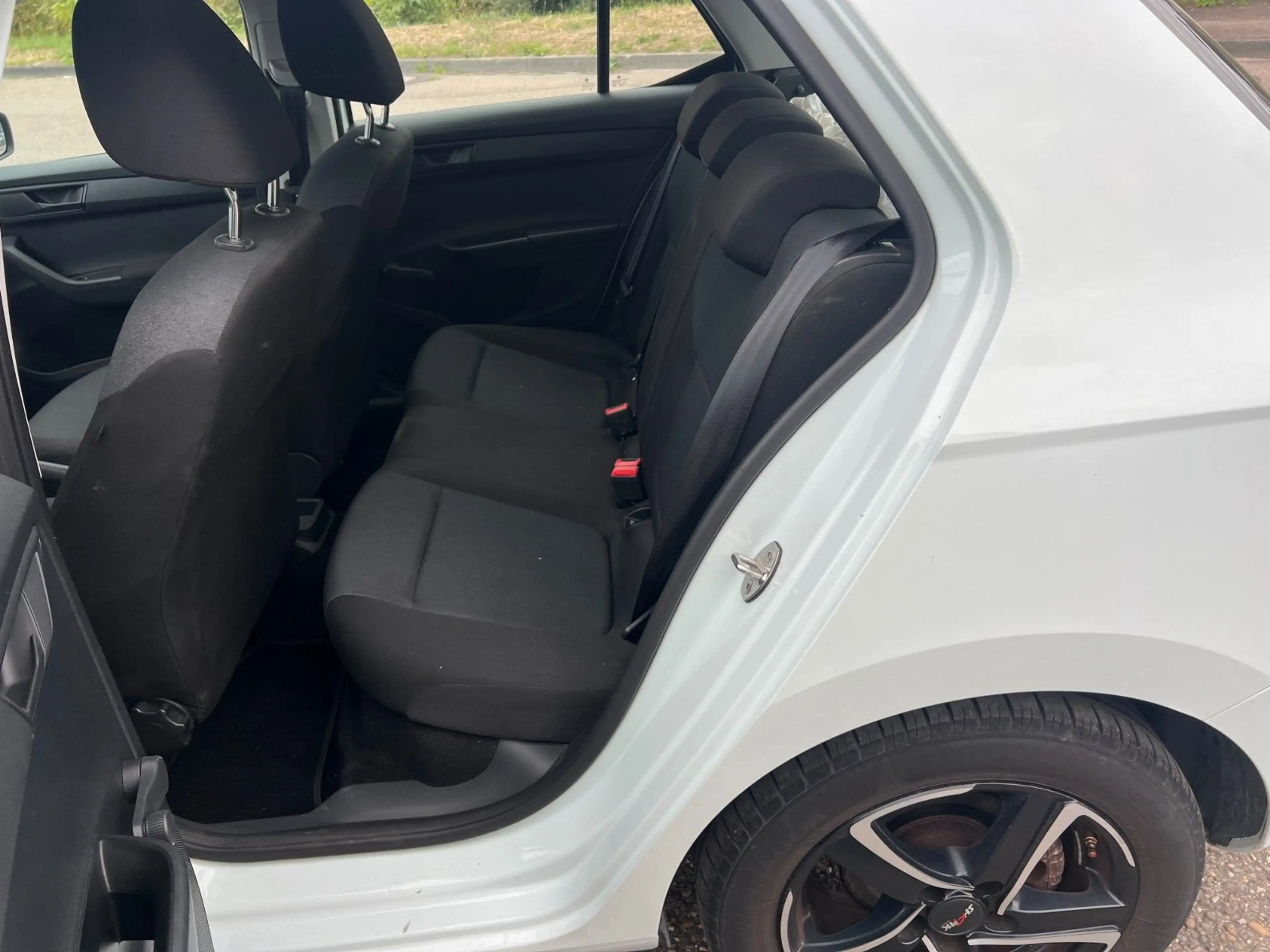 Skoda Fabia *1,4 TDI*limo*Active*EURO 6* — photo 16