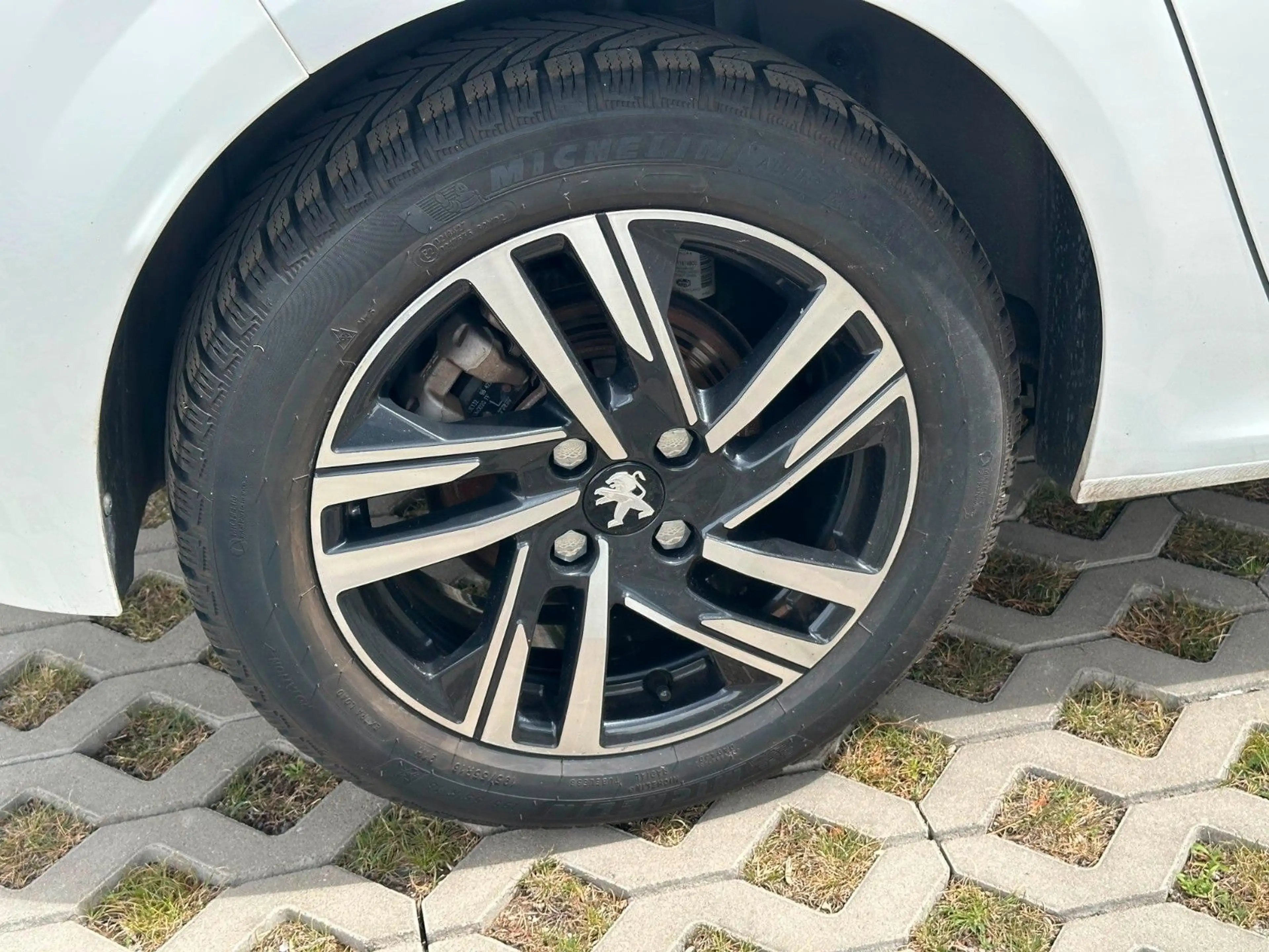 Peugeot 208 208 Allure PureTech 100. LED. PDC. AUTOM.KLIMA — photo 8