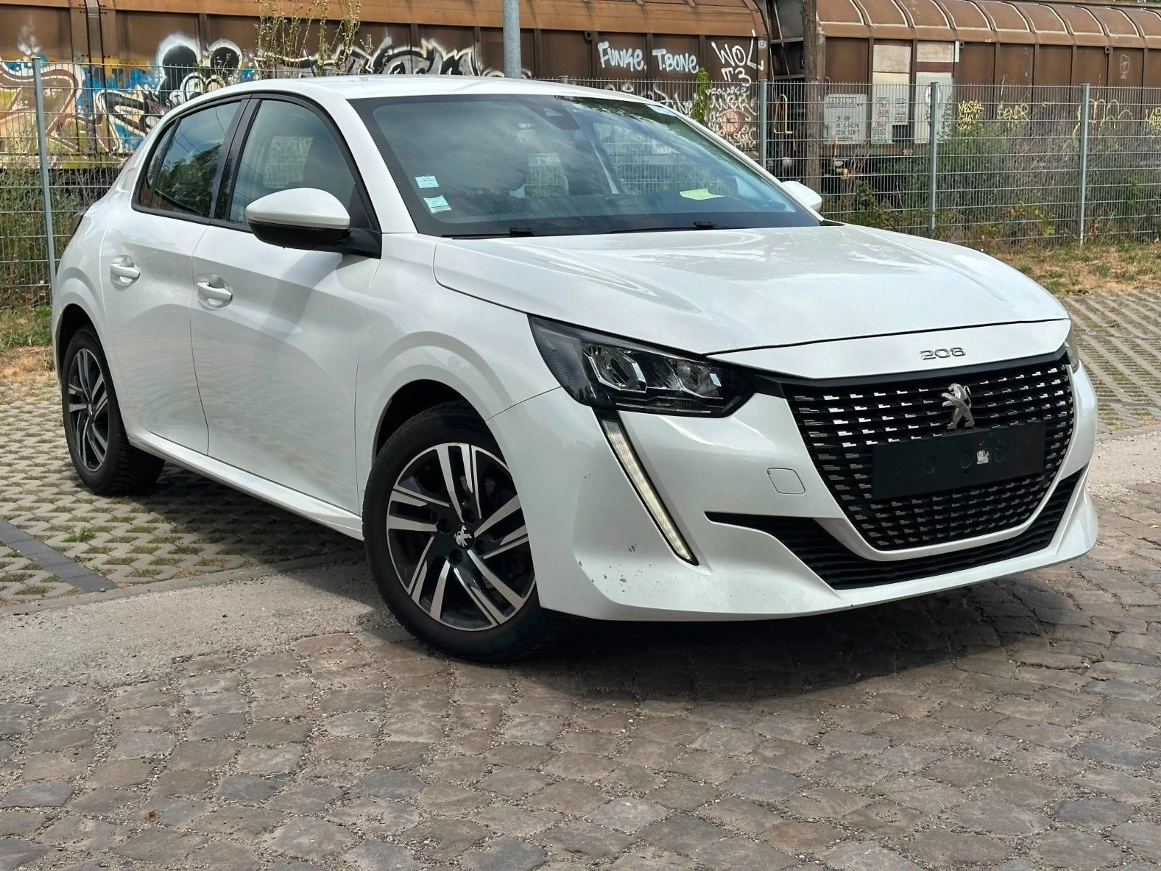 Peugeot 208 208 Allure PureTech 100. LED. PDC. AUTOM.KLIMA — photo 4