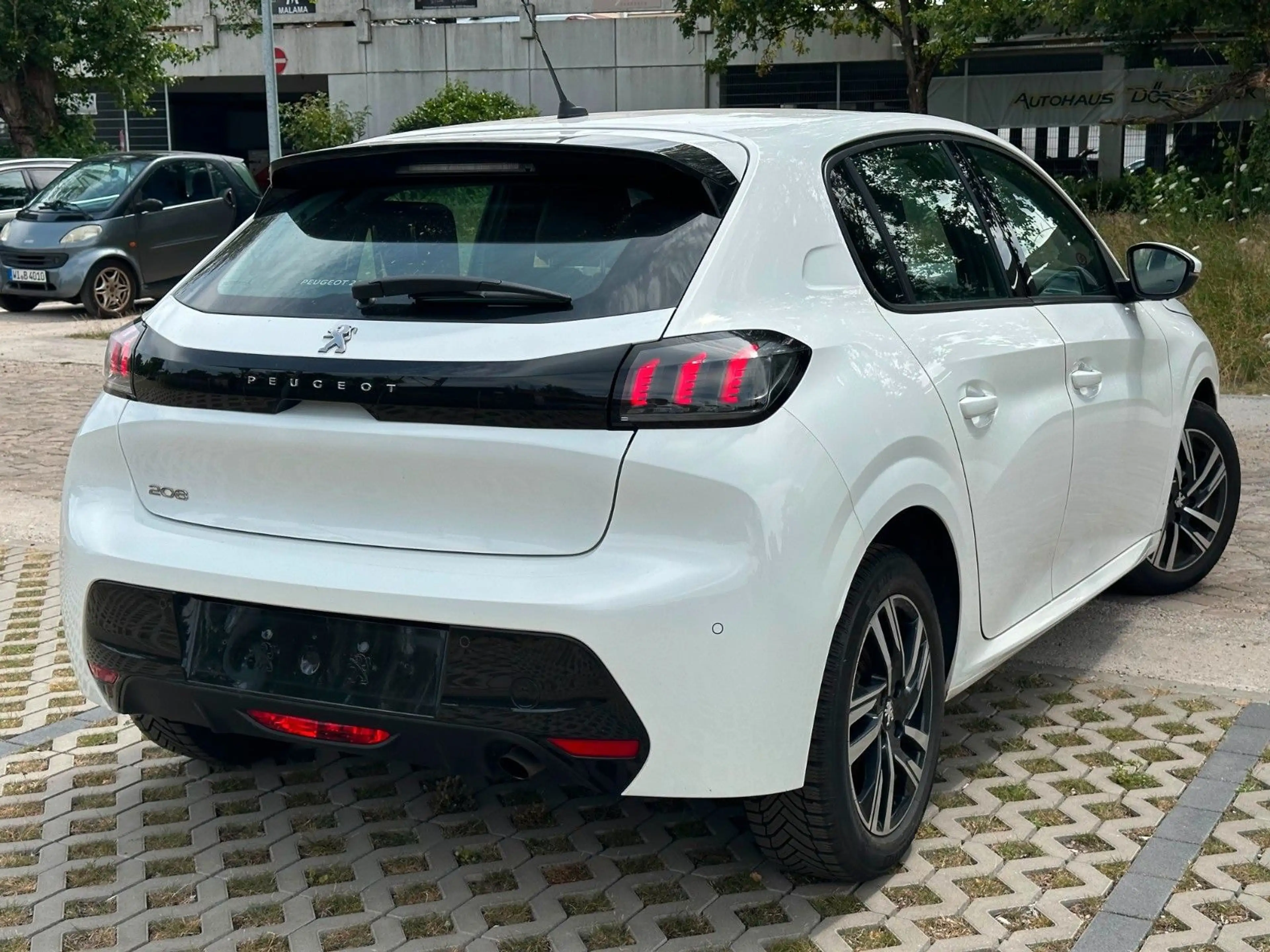 Peugeot 208 208 Allure PureTech 100. LED. PDC. AUTOM.KLIMA — photo 5