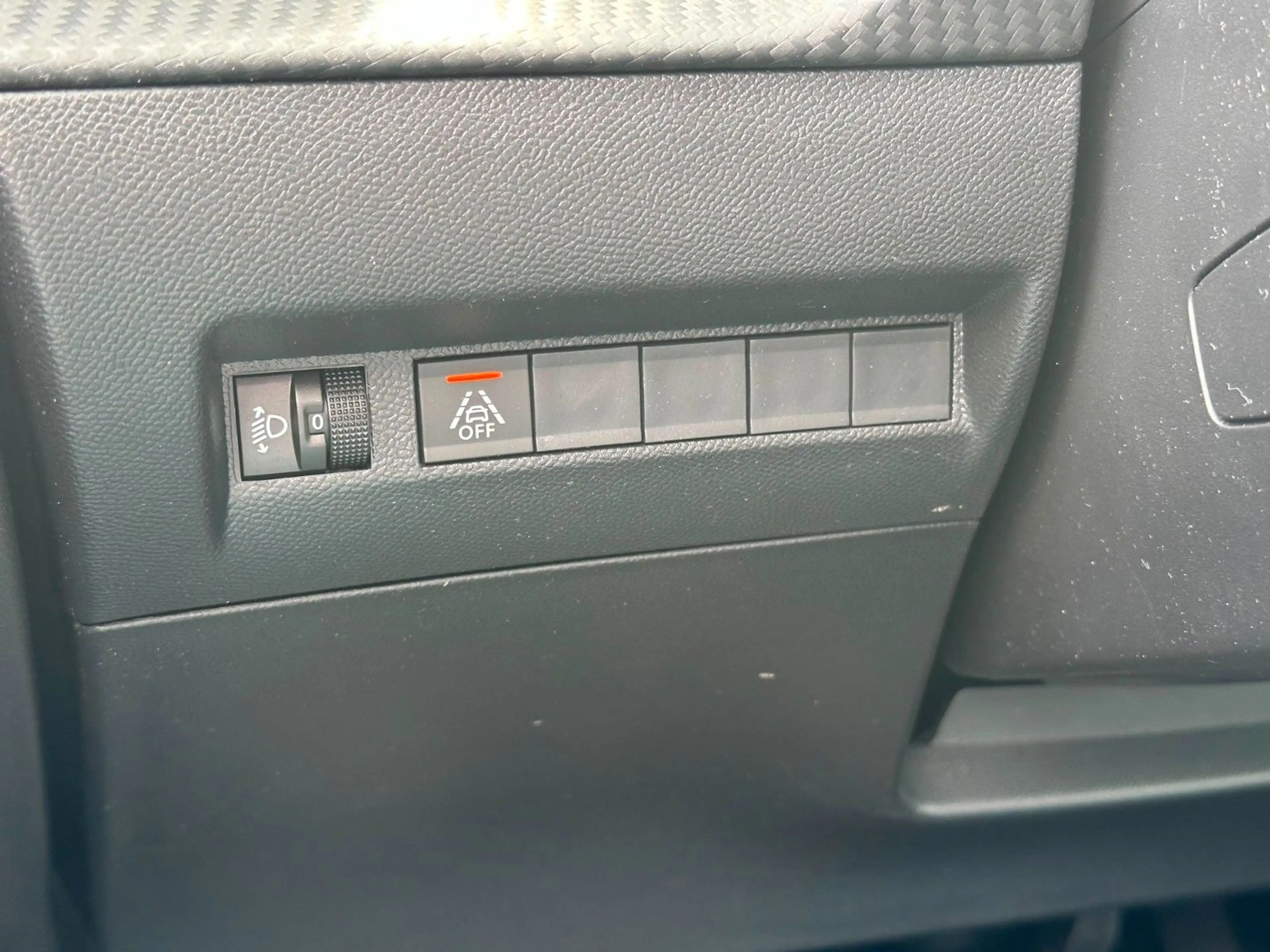 Peugeot 208 208 Allure PureTech 100. LED. PDC. AUTOM.KLIMA — photo 12