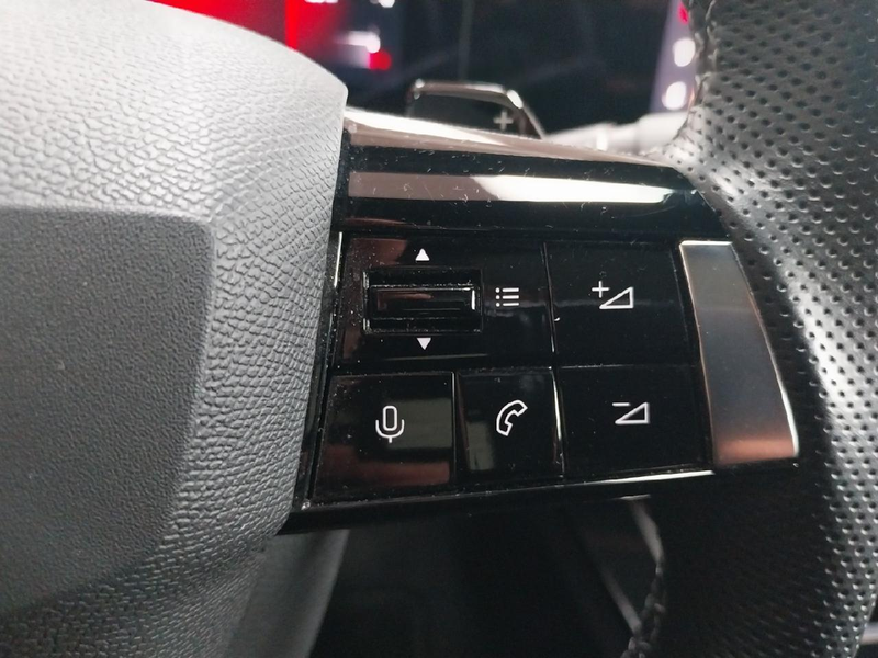 Opel Astra Ultimate Matrix LED 18" Spurhalteass. Luftgütesen — photo 11