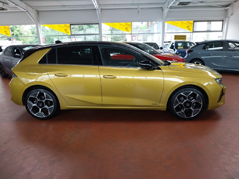 Opel Astra Ultimate Matrix LED 18" Spurhalteass. Luftgütesen — photo 5
