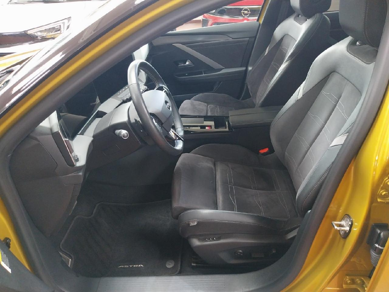 Opel Astra Ultimate Matrix LED 18" Spurhalteass. Luftgütesen — photo 22