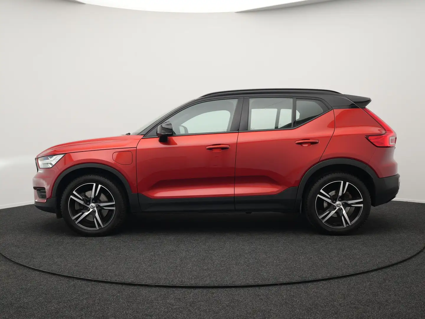 Volvo XC40 T4 Recharge R-Design Plug in Hybrid | PHEV | Camer Rood - 2