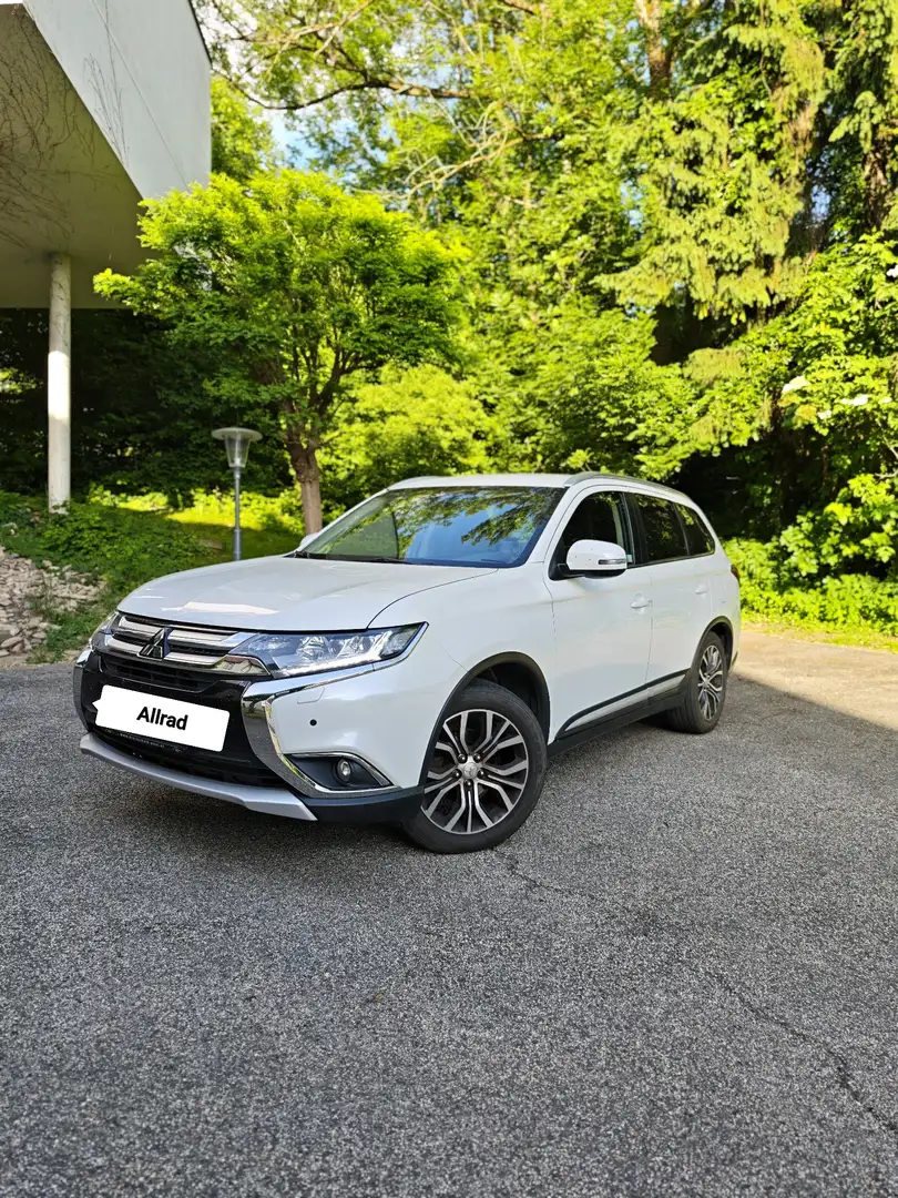 Mitsubishi Outlander 7Sitz,4WD,AUT,Erstbesitz,Standheizung,Pickerl Weiß - 1
