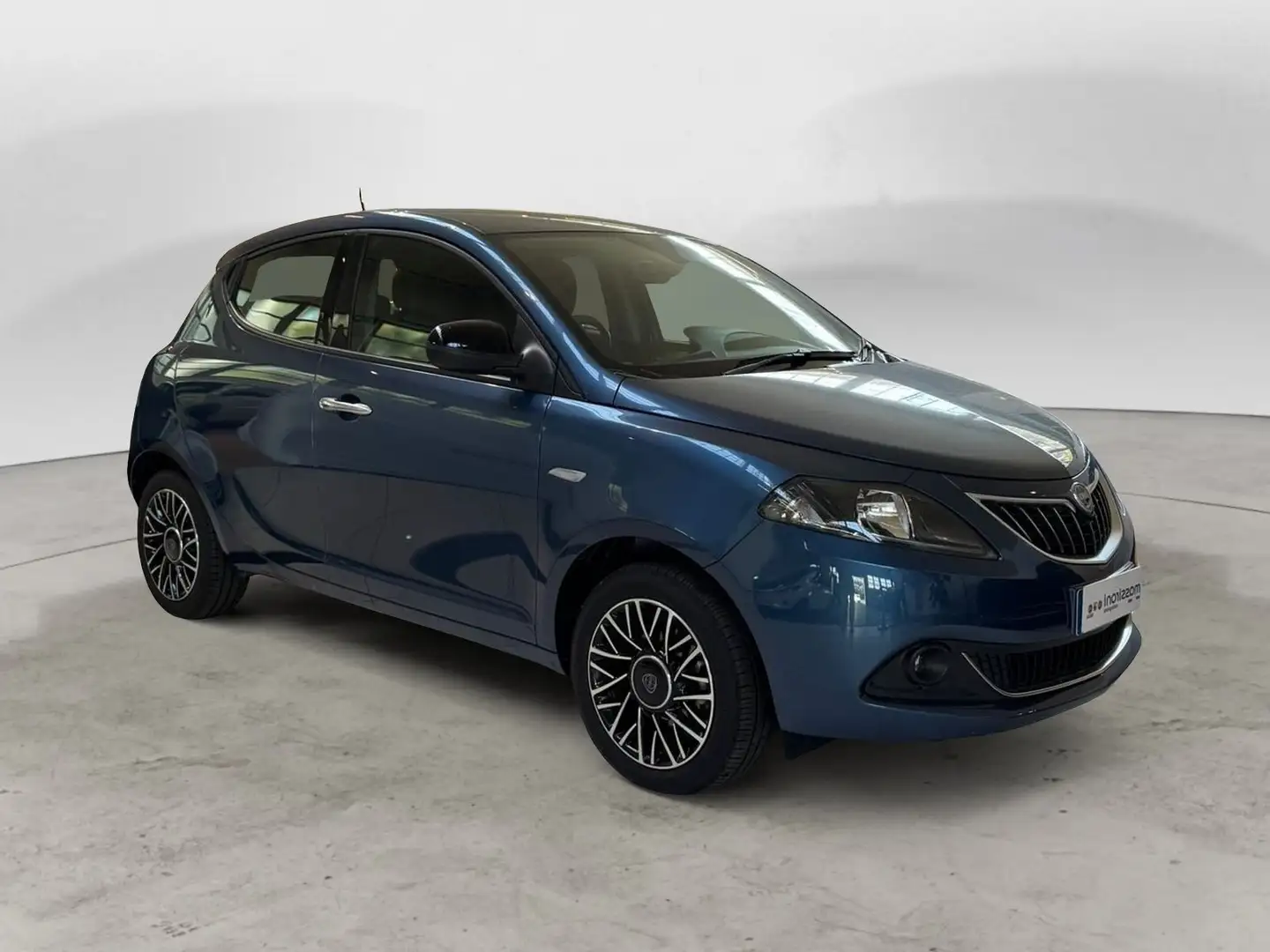 Lancia Ypsilon Ypsilon 1.0 FireFly 5 porte S&S Hybrid Platino Blu/Azzurro - 2