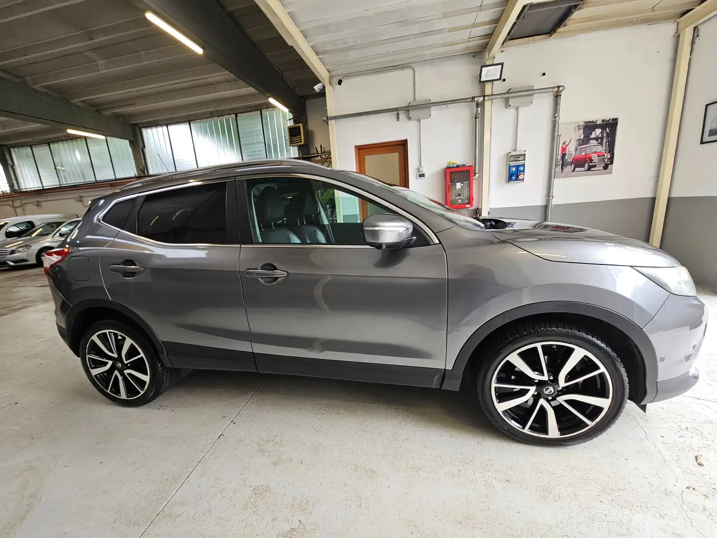 Nissan Qashqai Nissan Qashqai 1.6 dci Tekna 2wd 130cv Gris - 2