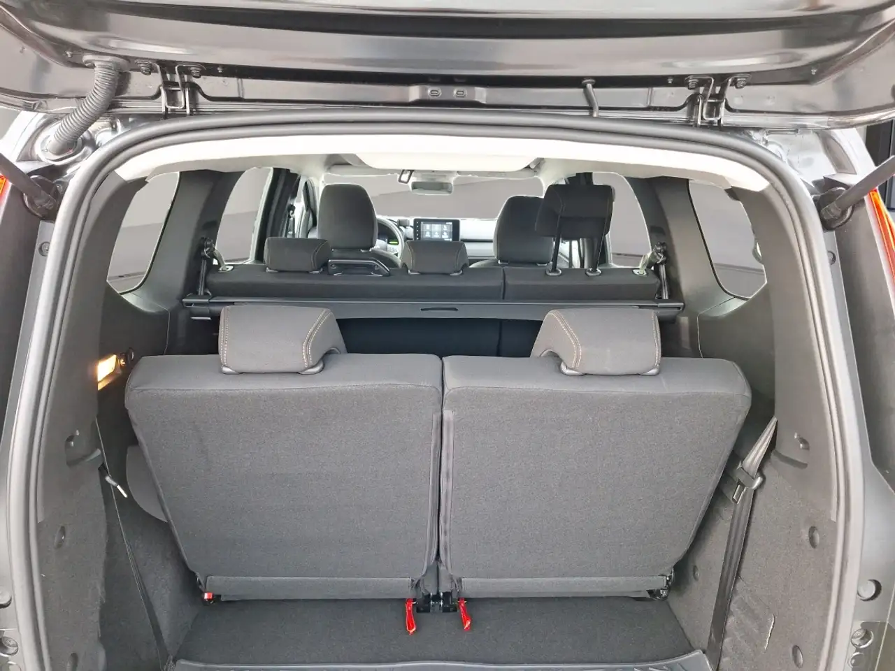 Dacia Jogger Extreme HYBRID 140 7-sitzig 11