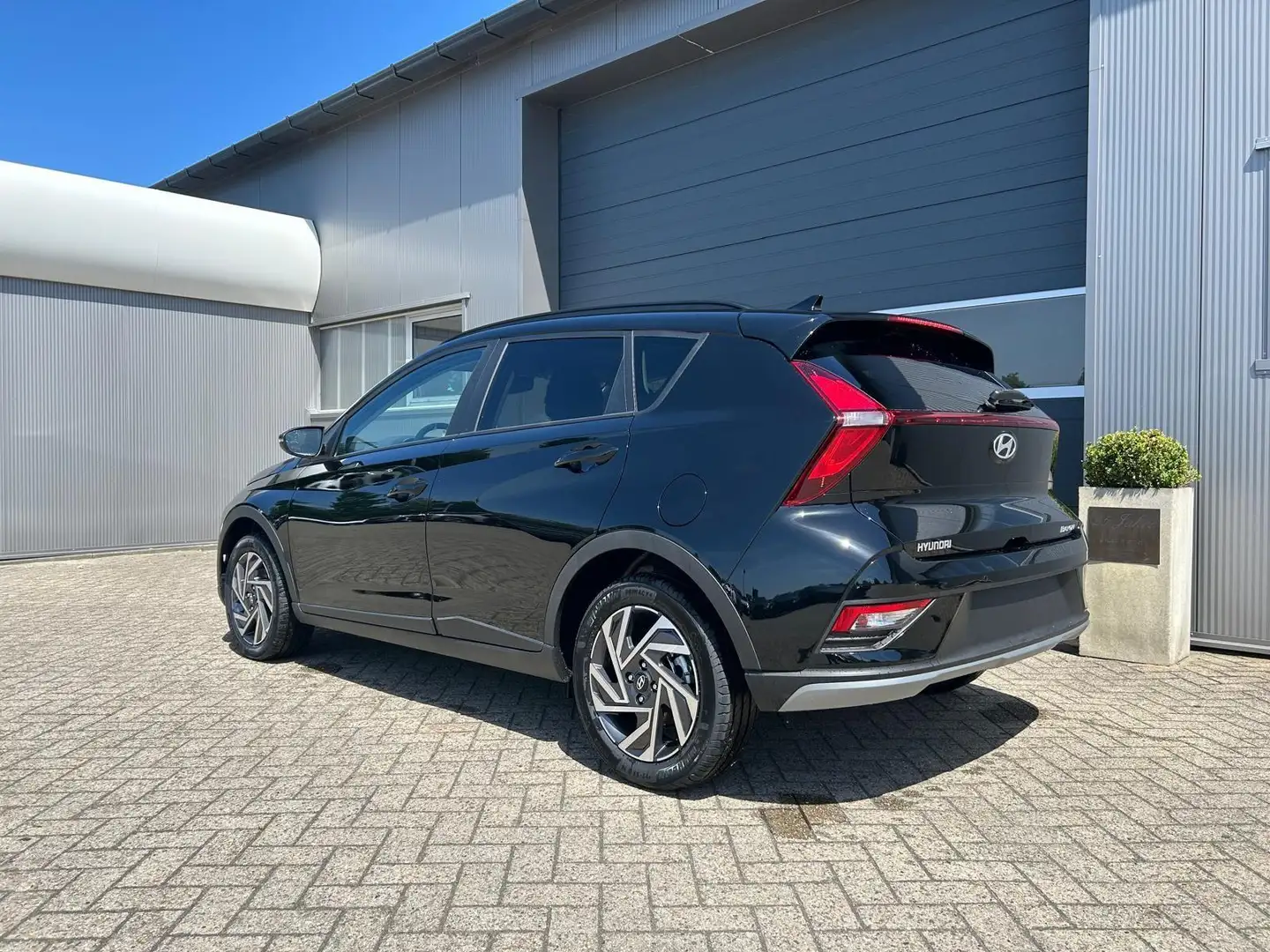 Hyundai BAYON Trend 1.0 T-GDI 90PS Klimaautomatik Rückf.Kamer... Schwarz - 2