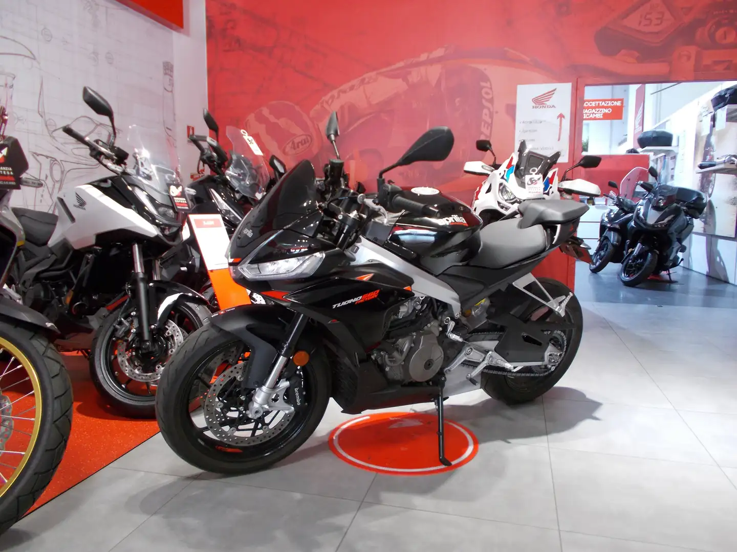 Aprilia Tuono 660 - Factory Noir - 1