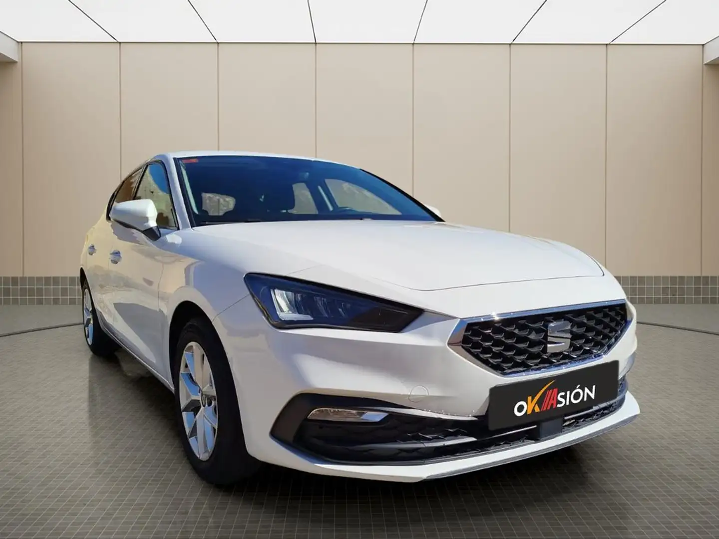 SEAT Leon 1.0 eTSI 81kW DSG-7 S&S Style Go Weiß - 1