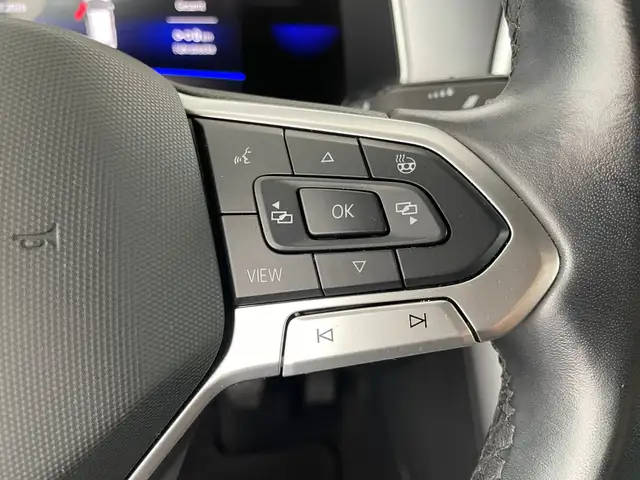 Volkswagen T-Roc view 14