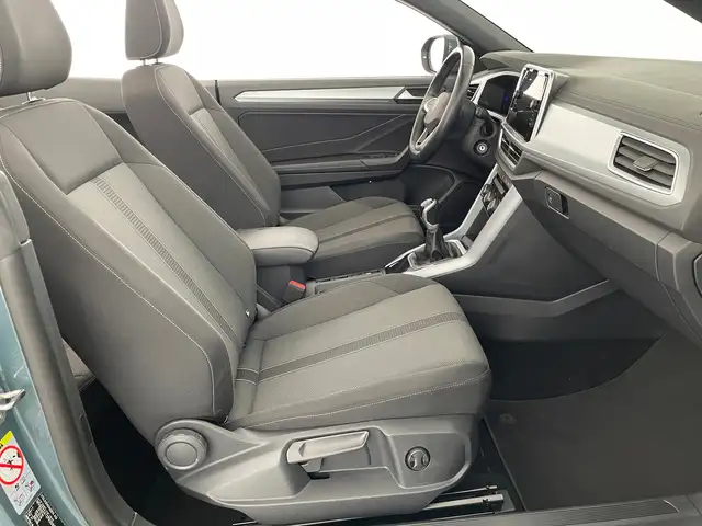Volkswagen T-Roc view 10