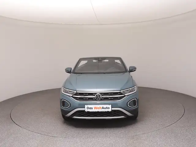 Volkswagen T-Roc view 3