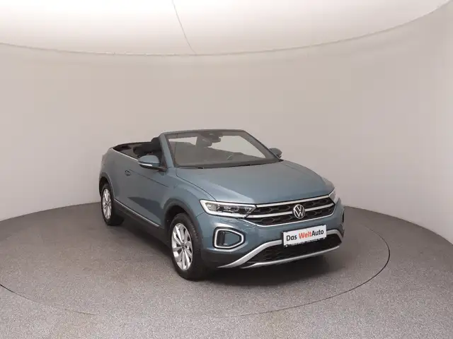 Volkswagen T-Roc view 2