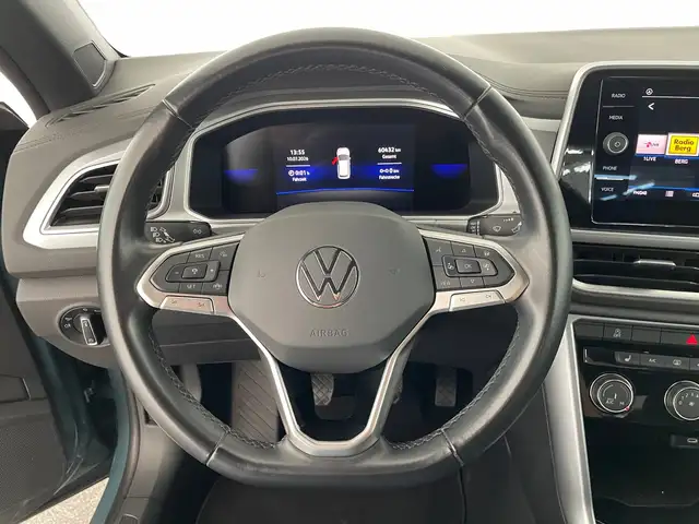 Volkswagen T-Roc view 12