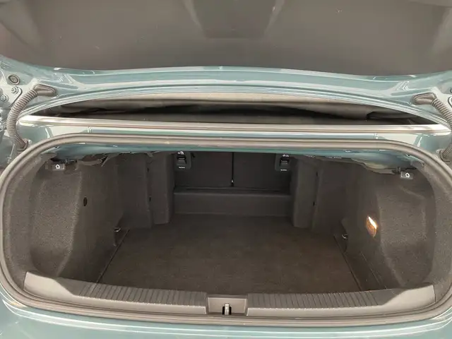 Volkswagen T-Roc view 7