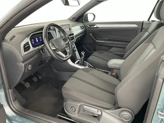Volkswagen T-Roc view 8