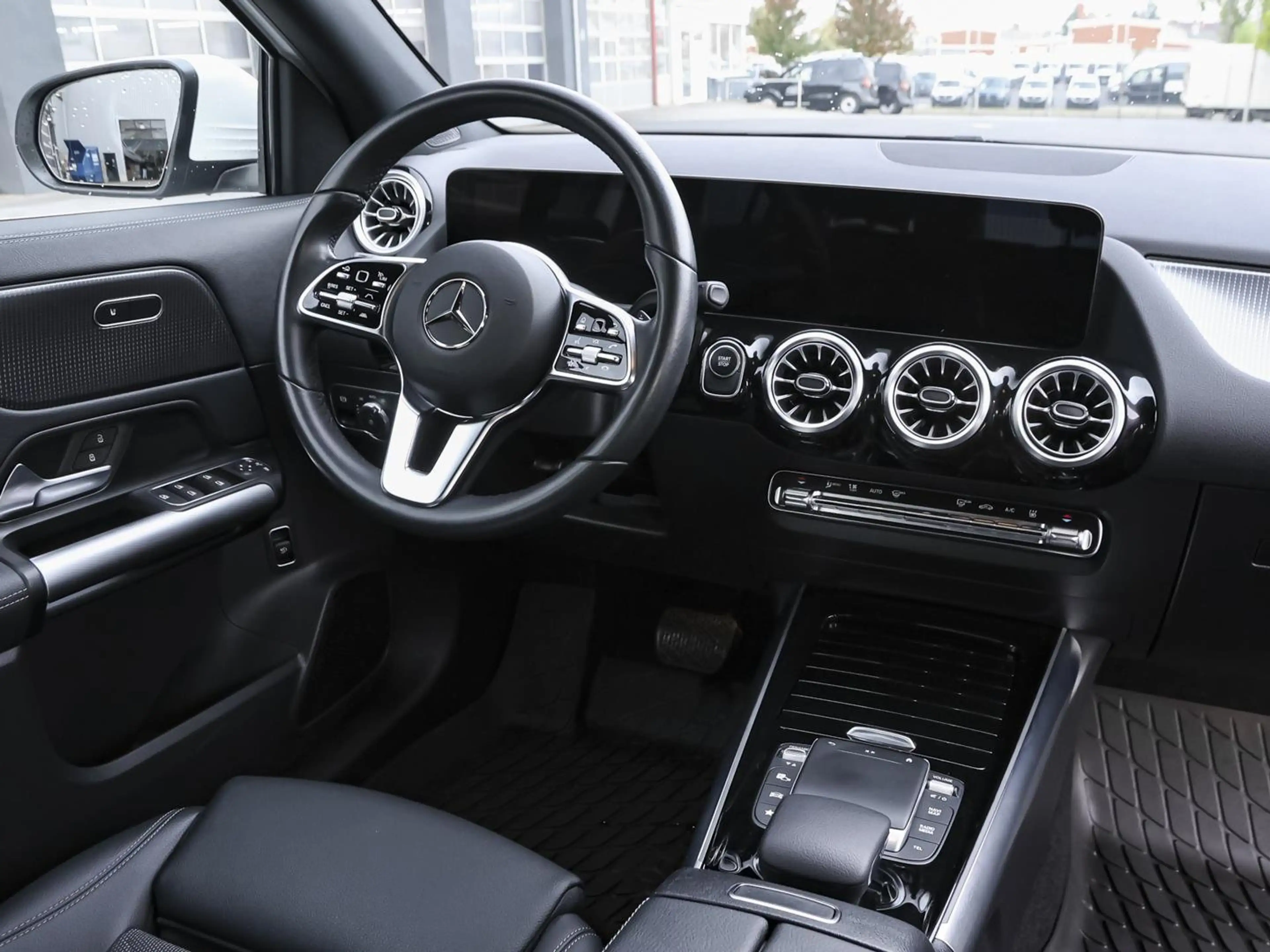 Mercedes-Benz EQA 300 4M Progressive Premium Distronic AHK — photo 8