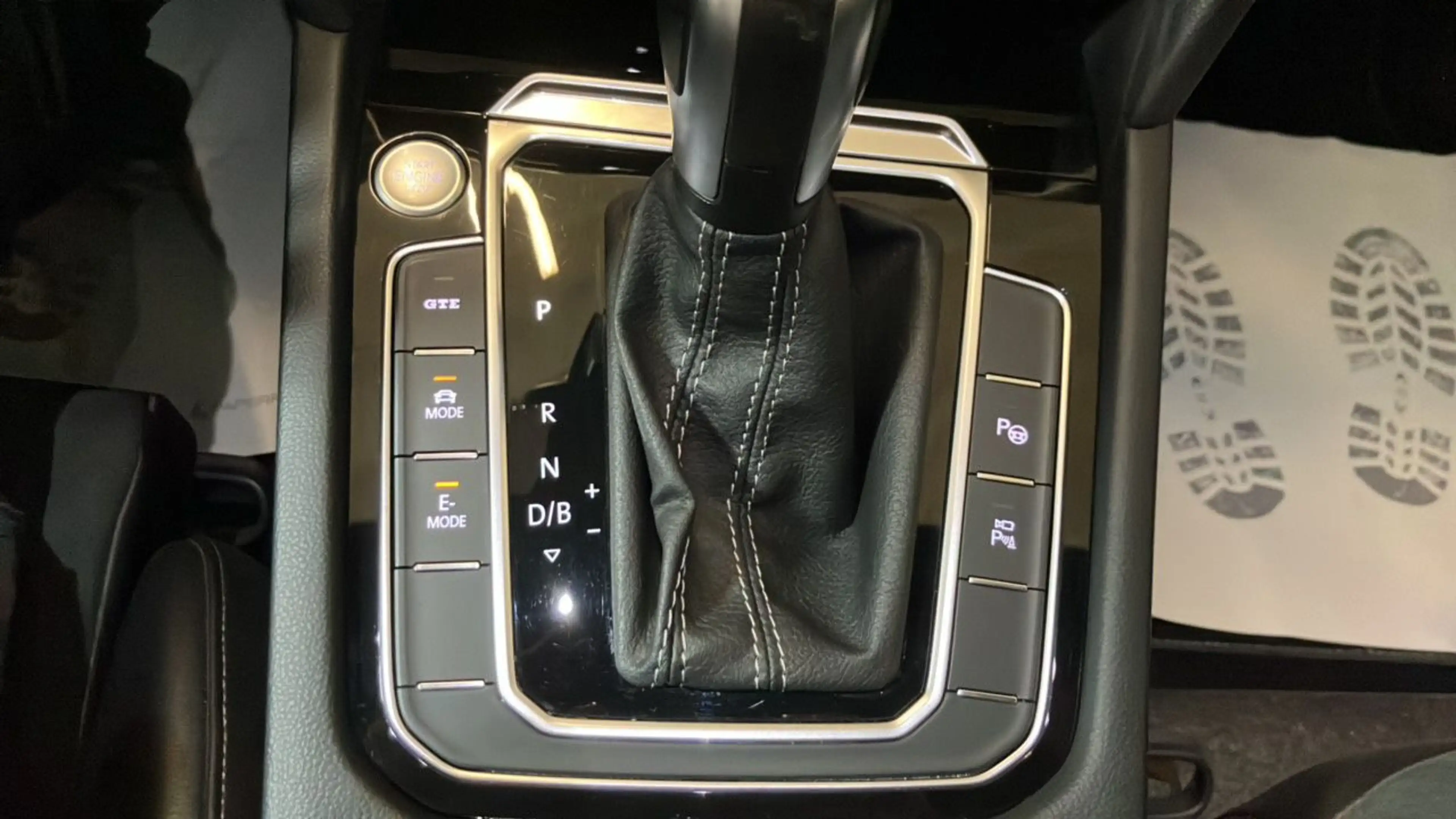 Volkswagen Arteon 1.4 TSI eHybrid R-Line LED*Leder*AHK*SKY*ACC*NAVI — photo 12