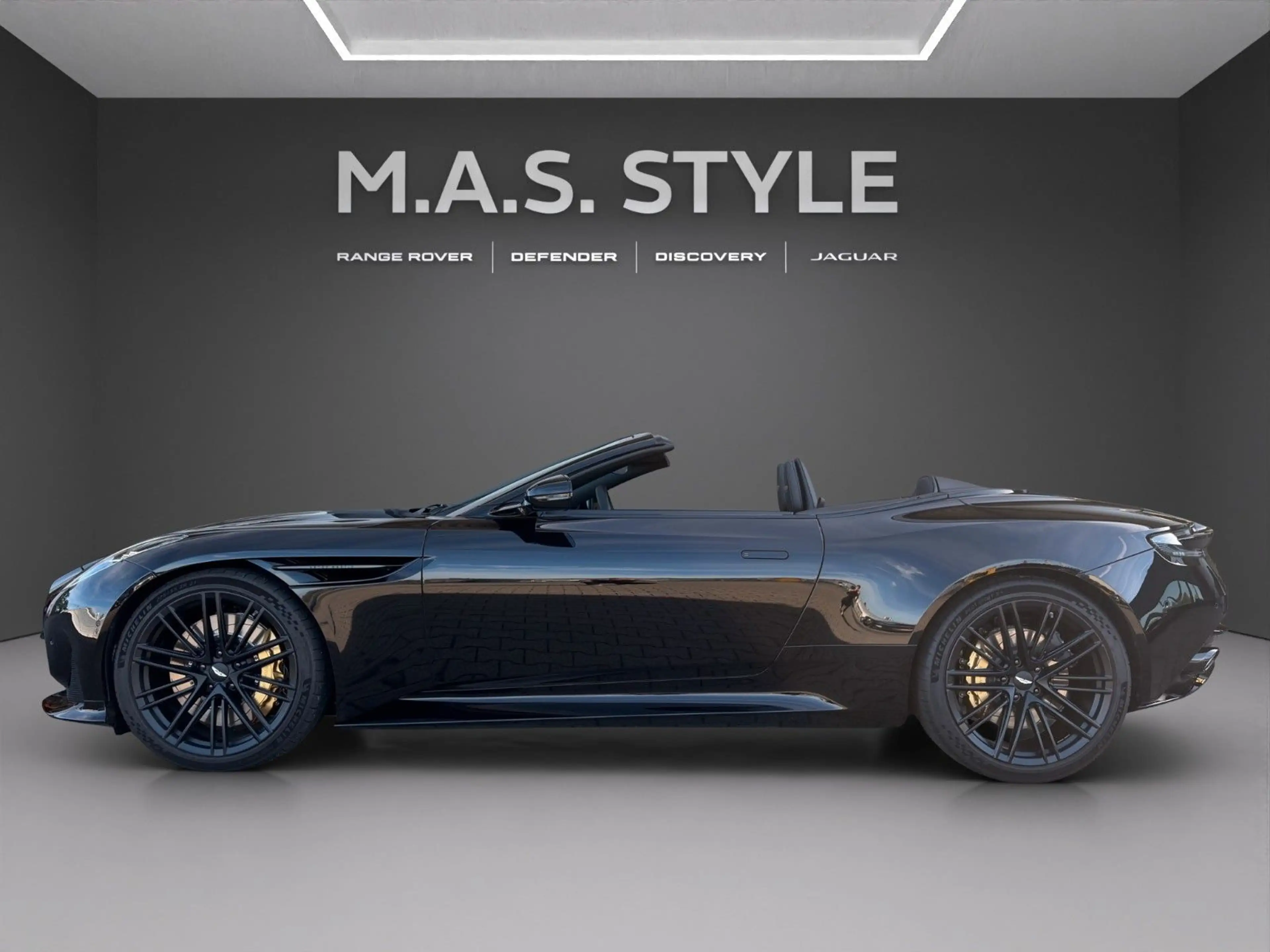 Aston Martin DB12 4.0 V8 Volante PPF Bowers & Wilkins — photo 5