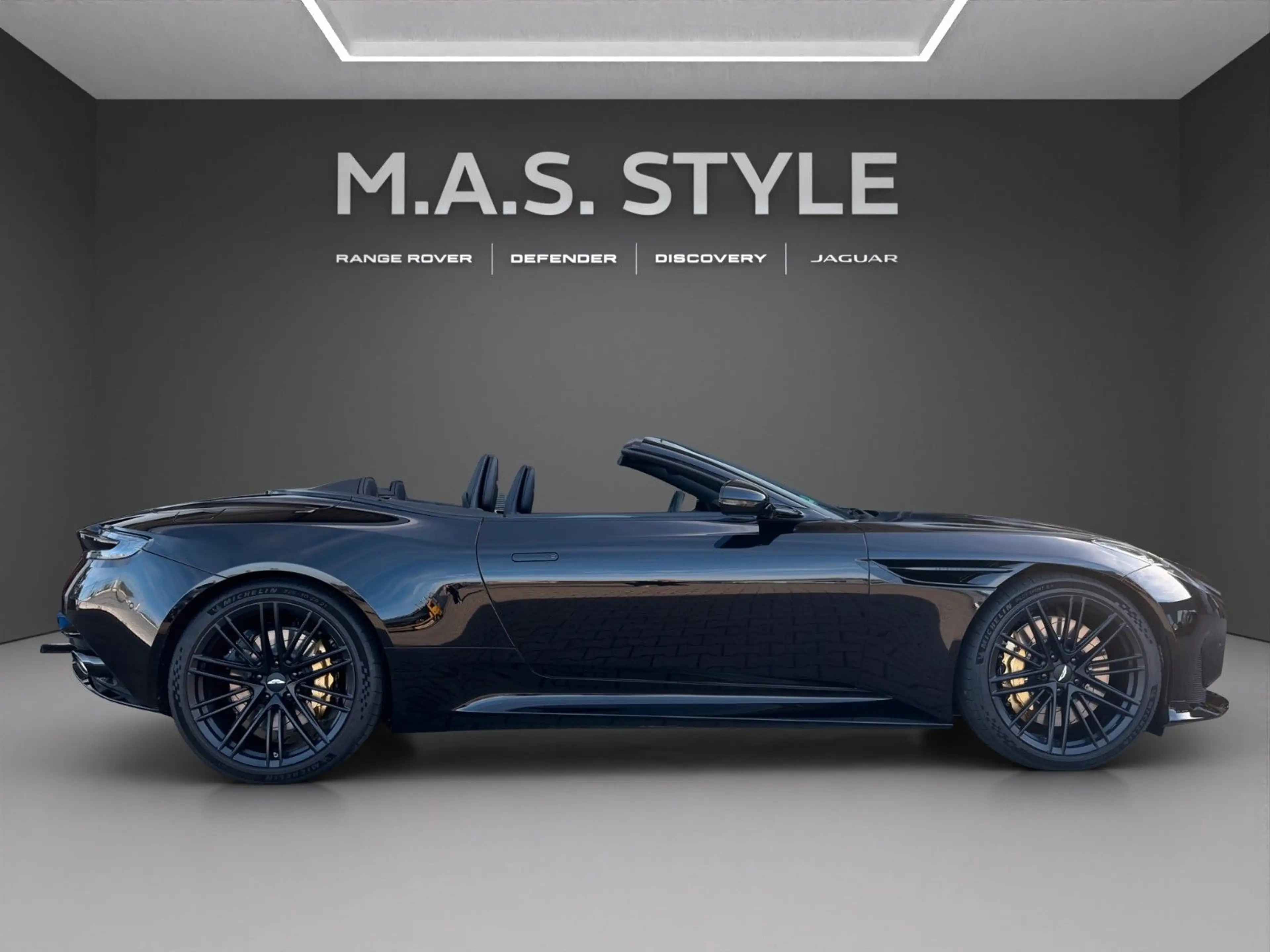Aston Martin DB12 4.0 V8 Volante PPF Bowers & Wilkins — photo 9