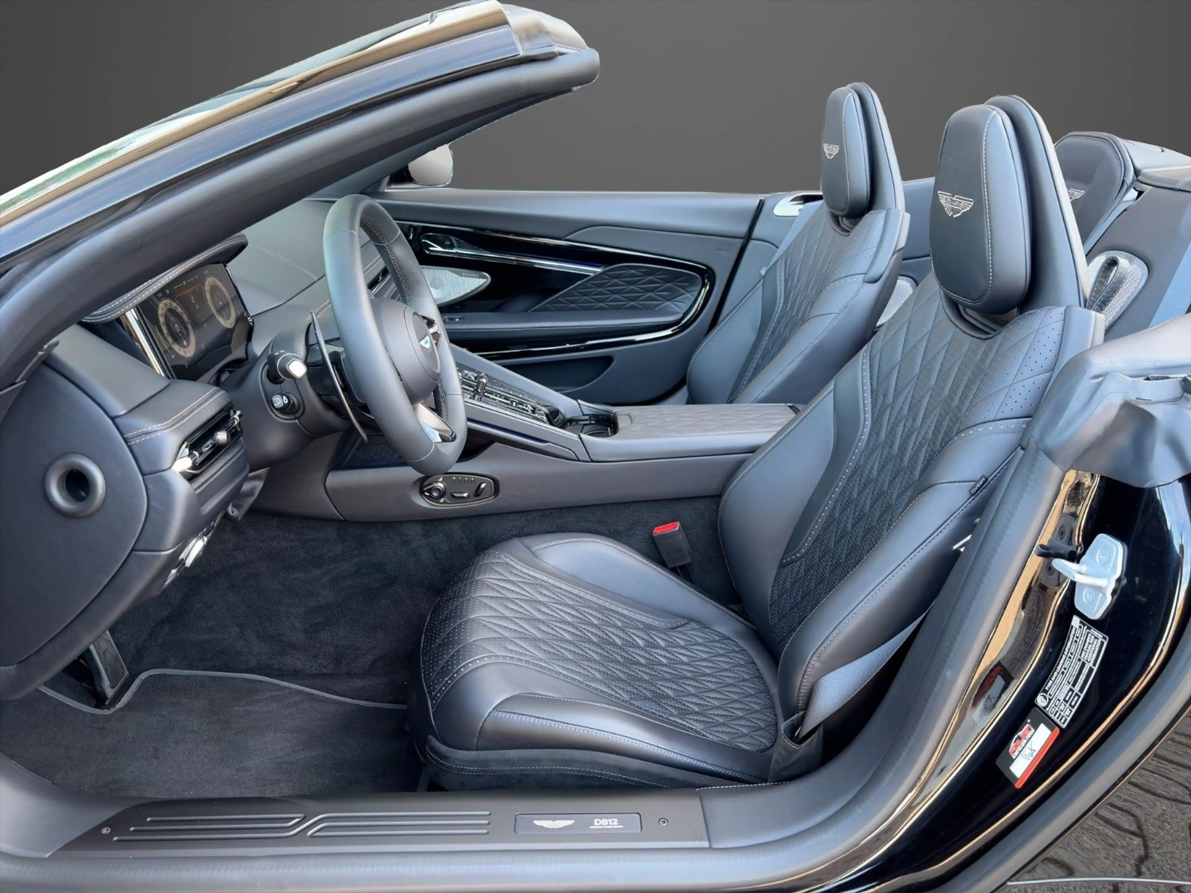 Aston Martin DB12 4.0 V8 Volante PPF Bowers & Wilkins — photo 11