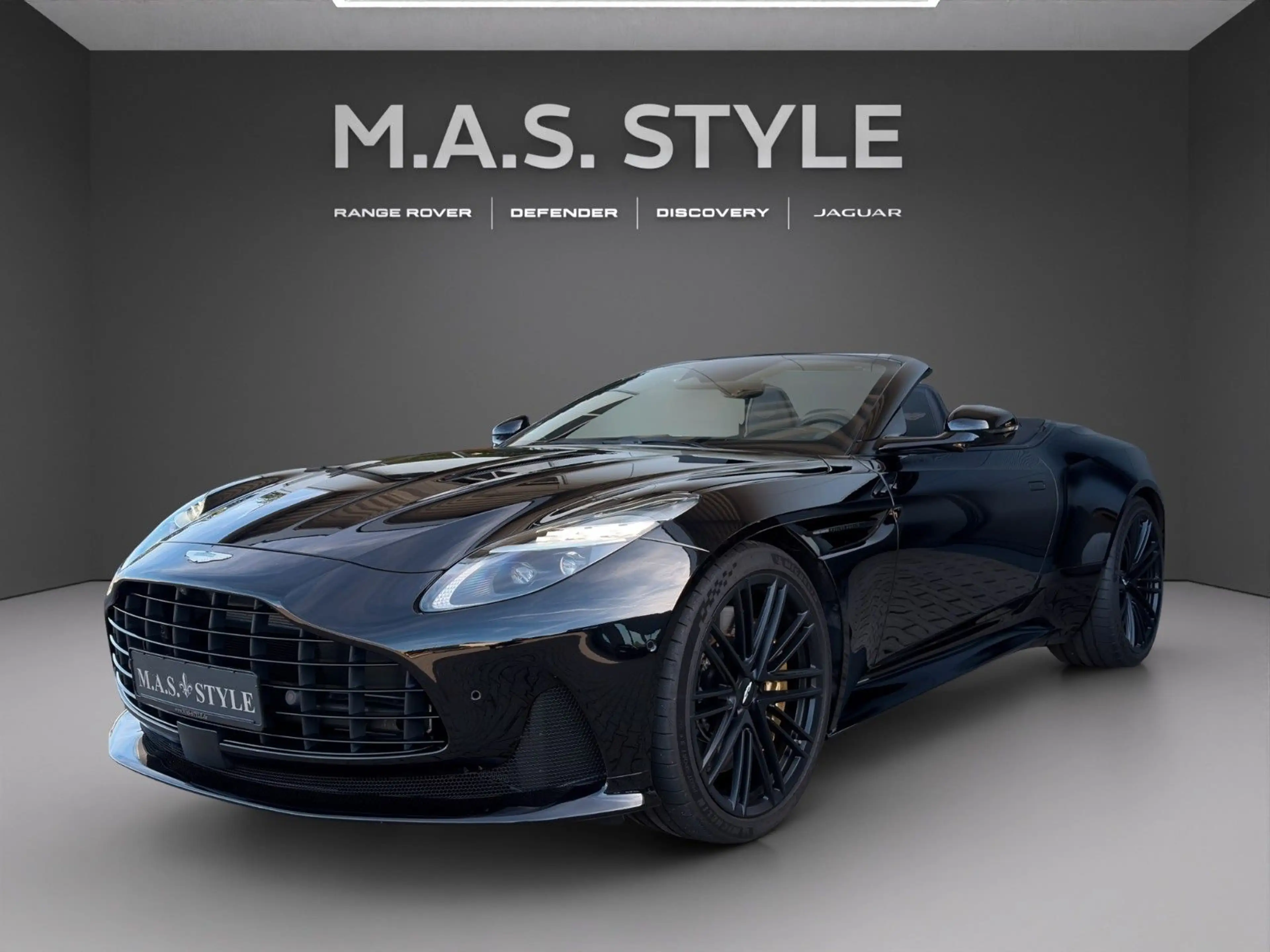 Aston Martin DB12 4.0 V8 Volante PPF Bowers & Wilkins — photo 4