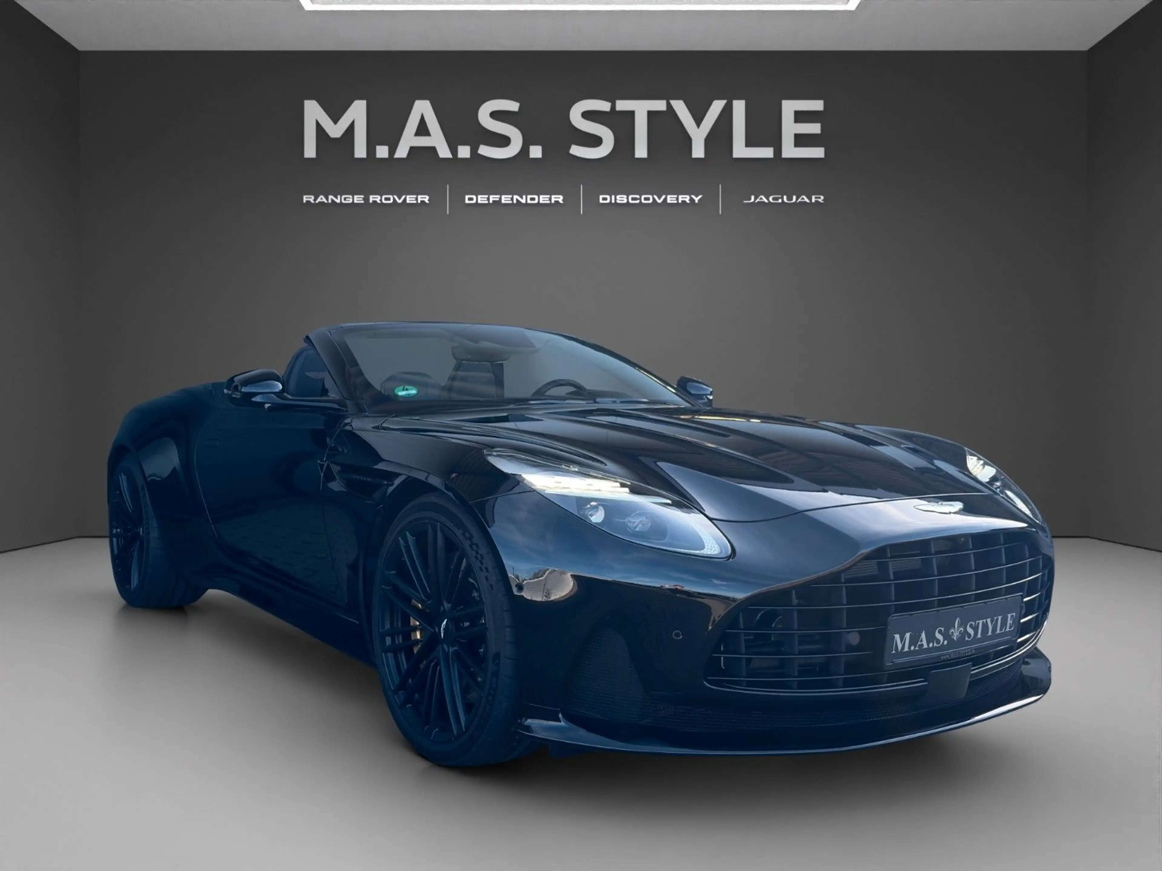 Aston Martin DB12 4.0 V8 Volante PPF Bowers & Wilkins — photo 2