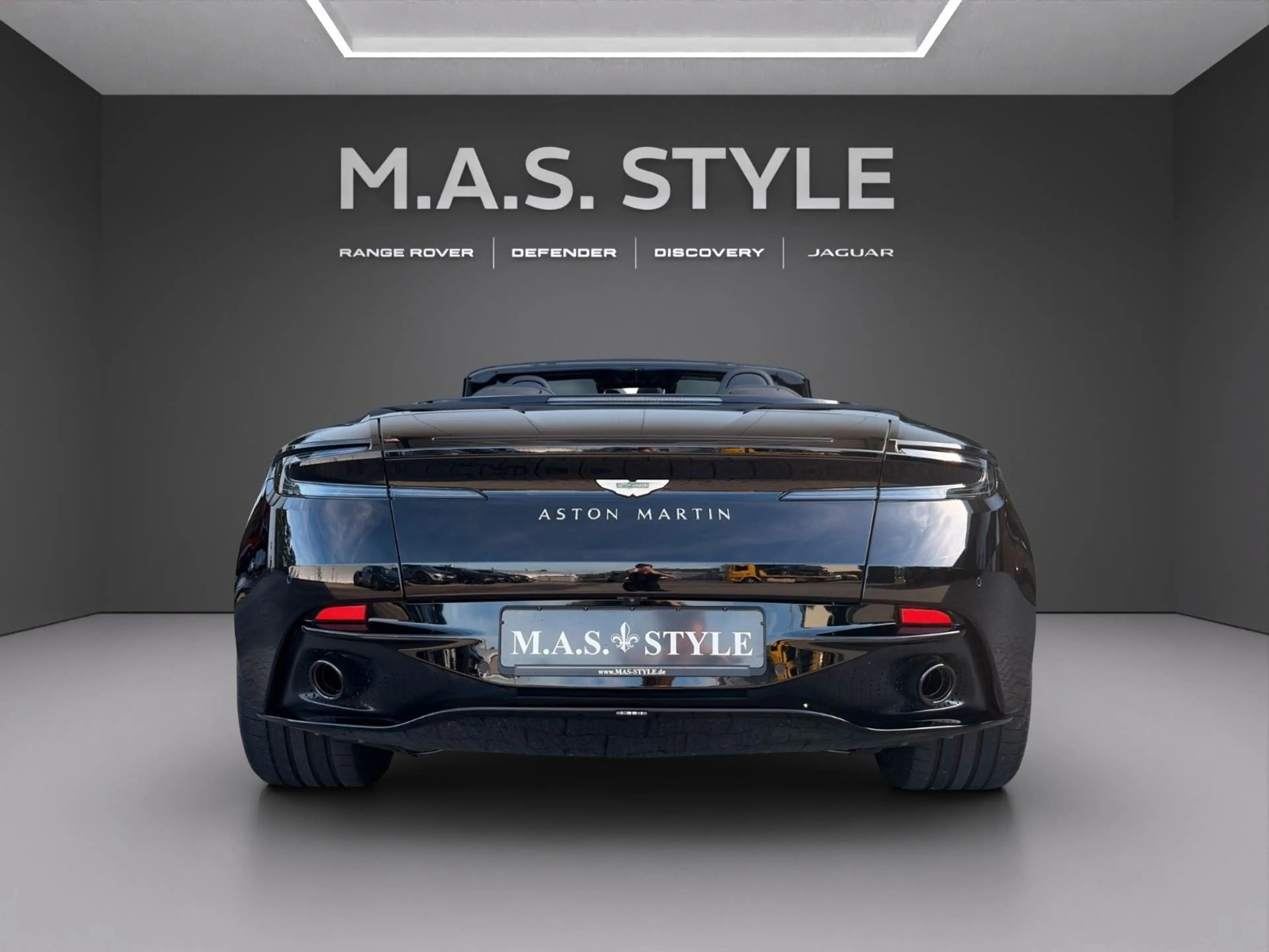 Aston Martin DB12 4.0 V8 Volante PPF Bowers & Wilkins — photo 7