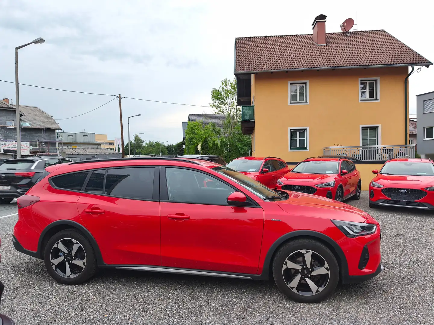 Ford Focus 1.5L EcoBlue Active,* LED, Kamera, Navi,...* Rot - 2