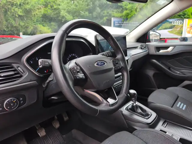 Ford Focus view 9