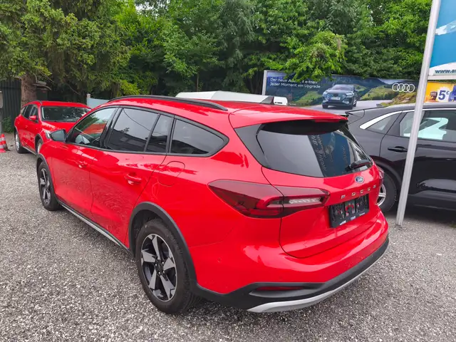 Ford Focus view 5