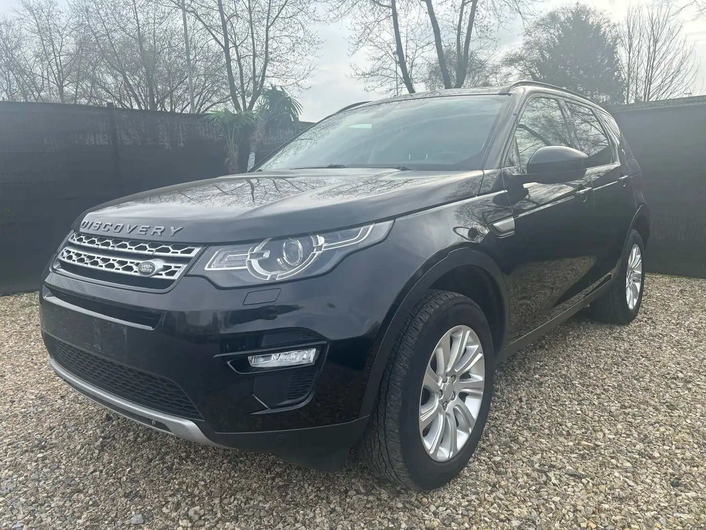 Land Rover Discovery Sport 2.2 TD4 HSE ! FULL OPTS - 7 PLACES - Perte puissa! Zwart - 1