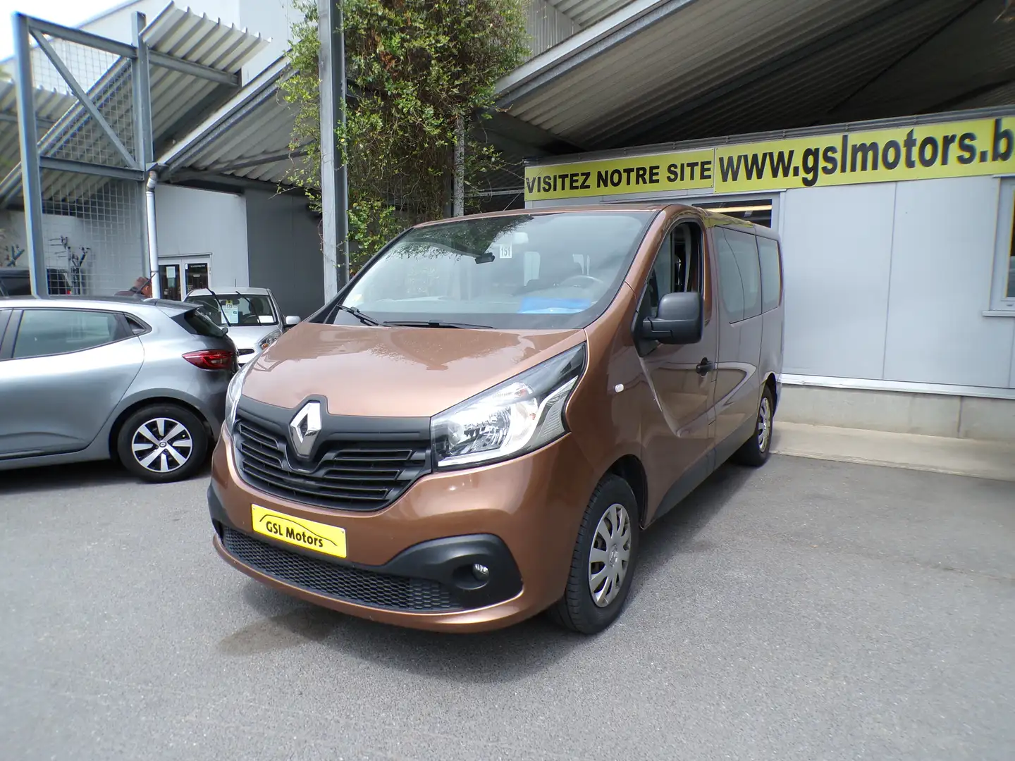 Renault Trafic Passenger 1.6 dCi 95cv 9 places brun 76165km Airco Brown - 1
