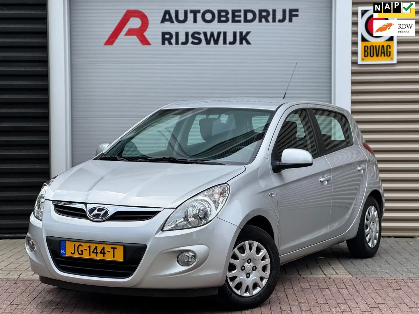 Hyundai i20 1.2i Business Edition Gris - 1