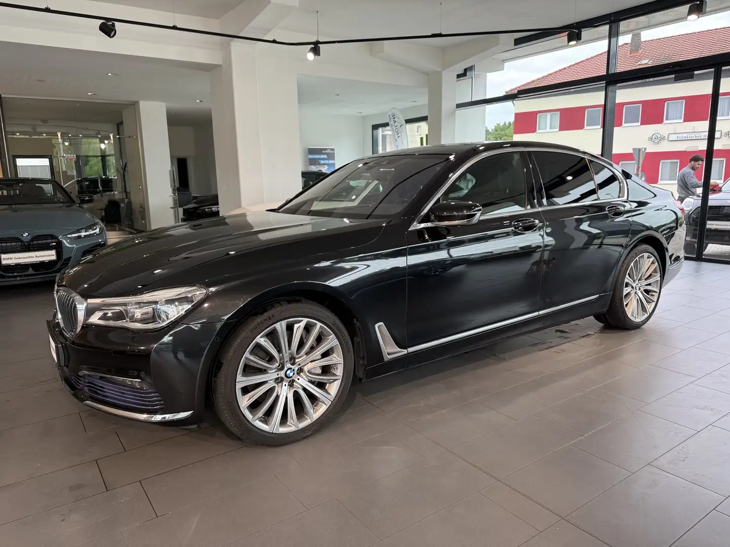 BMW 750 i xDrive Head-Up DAB WLAN RFK el. Sitze PDC Negru - 2