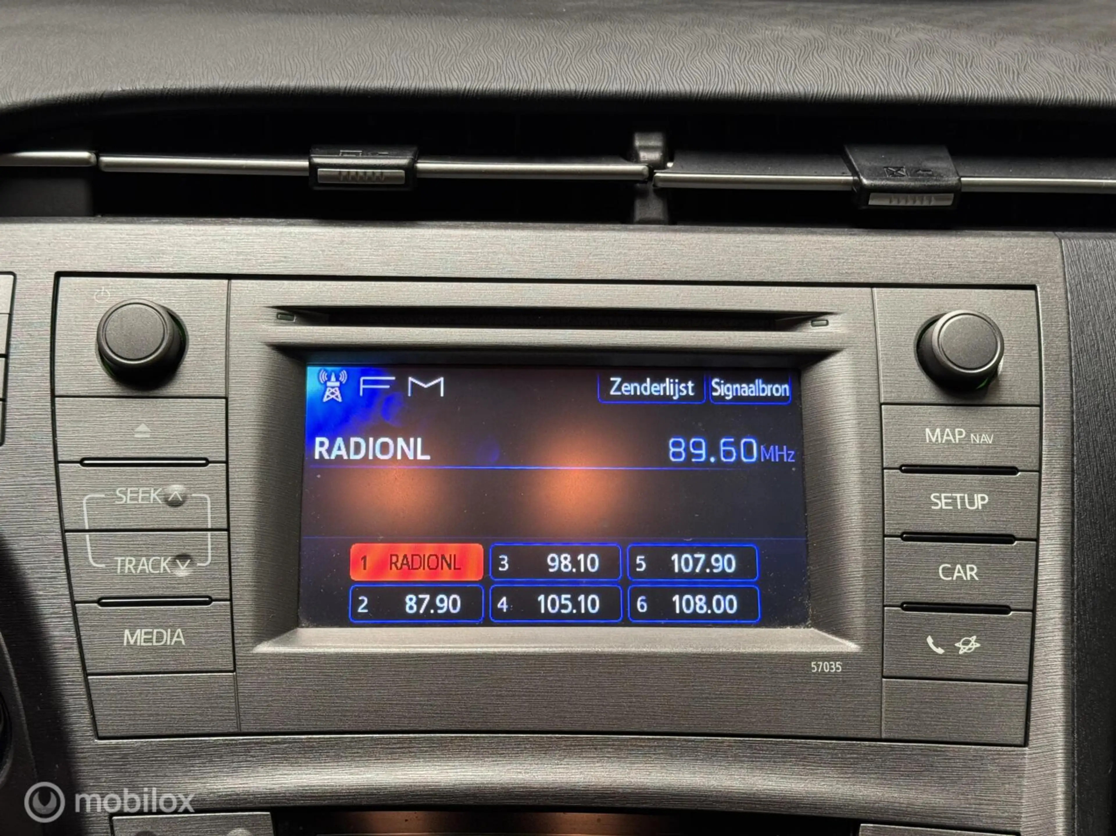 Toyota Prius 1.8 Business Navi|Keyless|100% Dealer onderhouden — photo 5