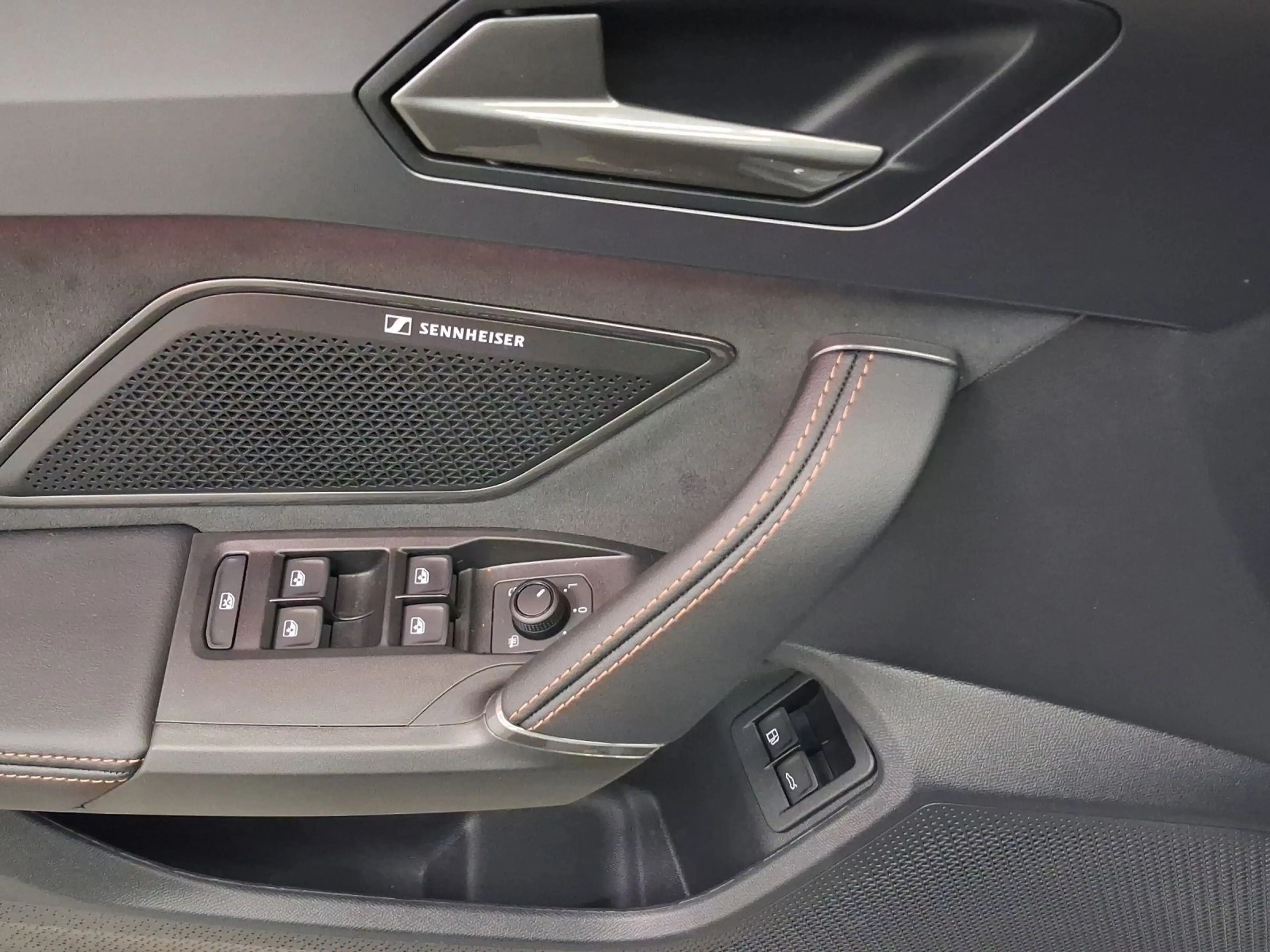 CUPRA Formentor 1.5 e-HYBRID DSG VZ AREA VIEW SENNHEIS — photo 8