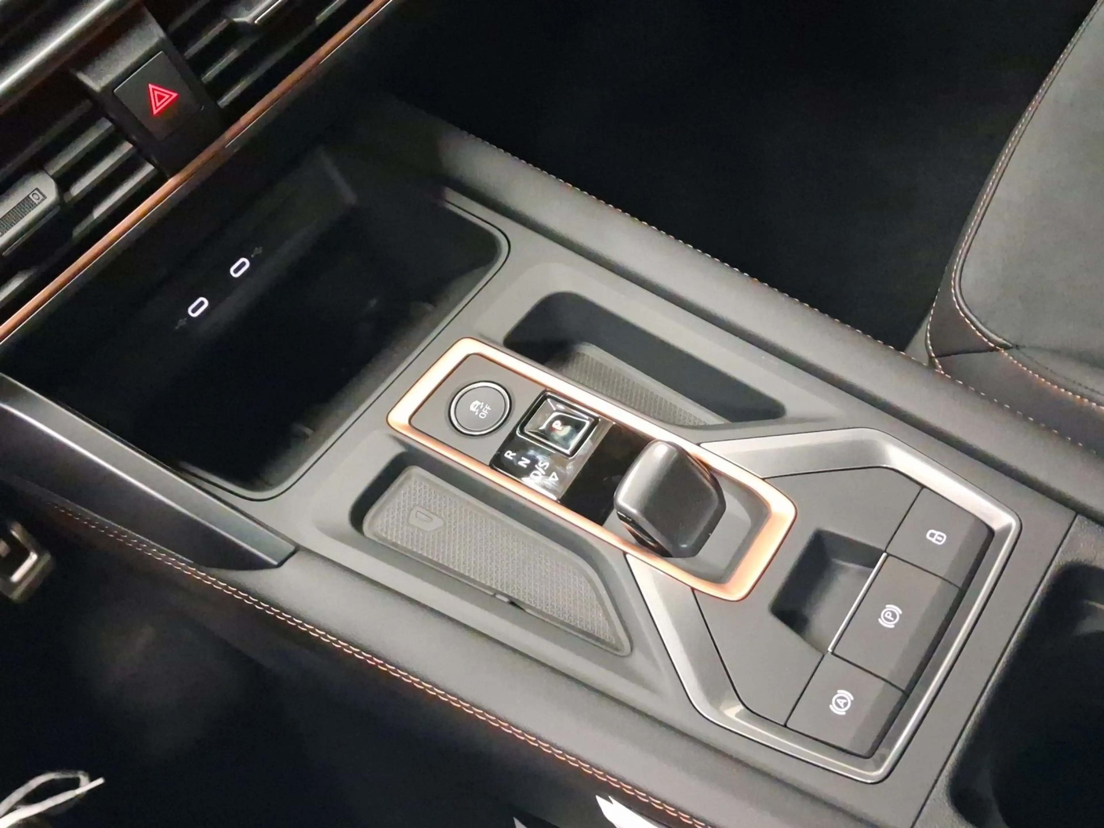 CUPRA Formentor 1.5 e-HYBRID DSG VZ AREA VIEW SENNHEIS — photo 11